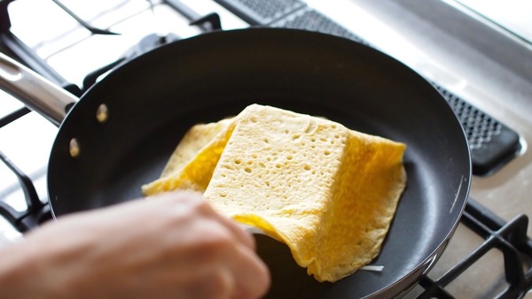 Remove the crepe from the pan